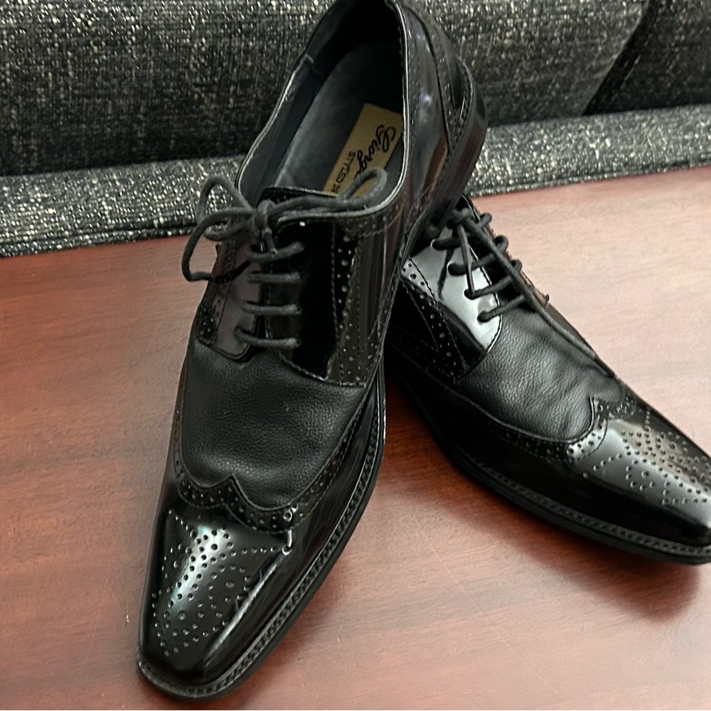 Giorgio V - Styled in Italy- leather- Very good shape-Size 12 1/2…Black cool